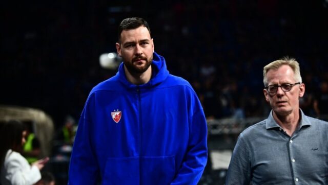 Zvanicno-Potpisao-Donatas-Motejunas.jpg Zvanicno Potpisao Donatas Motejunas.jpg