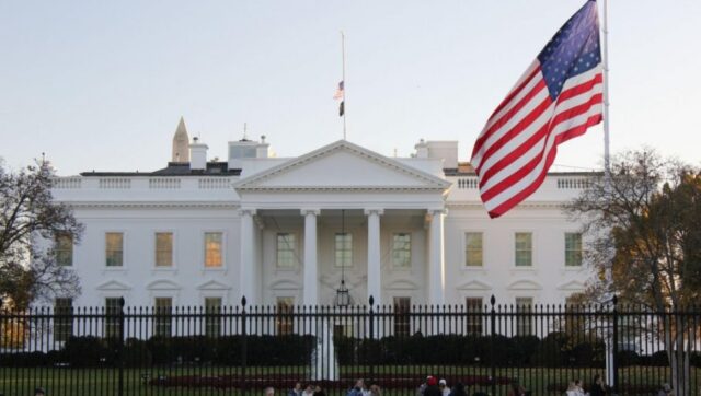 CEO SVET SE KRSTI I LEVOM I DESNOM RUKOM Evo.jpg