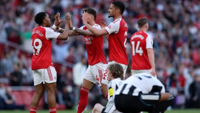 Tobdzije se mucile ali pobedile NJukasl FOTO.jpg