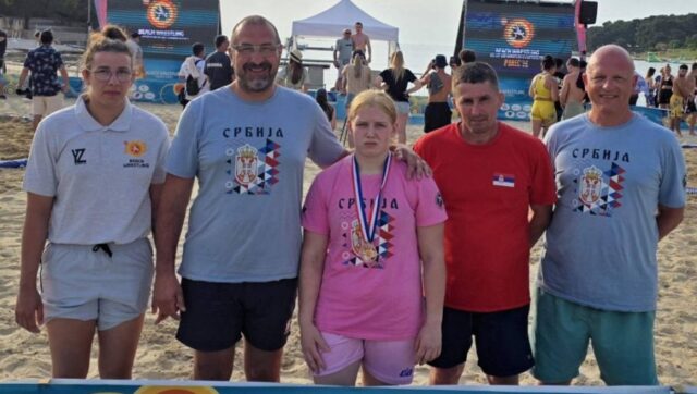 RVANJE-NA-PESKU-Tri-medalje-za-Srbiju-u-Porecu.jpg RVANJE NA PESKU Tri medalje za Srbiju u Porecu.jpg