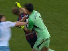 Golman „odelpio“ na meču, počeo sve da bije, jedva ga smirili! (FOTO) Golman odelpio na mecu poceo sve da bije jedva ga.jpg