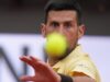 RODŽER FEDERER GLEDA I NE VERUJE: Evo šta je uradio Novak Đoković! RODZER FEDERER GLEDA I NE VERUJE Evo sta je uradio.jpg