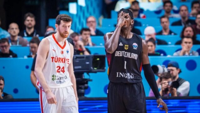 NAVIJACI-PARTIZANA-U-STRAHU-Da-li-Bonga-ide-u-NBA.jpg Navijaci partizana u strahu da li bonga ide u nba.jpg