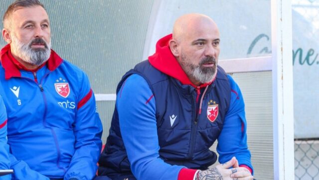 KO-NE-MOZE-NEKA-RADI-I-CEKA-Dejan-Stankovic-izneo.jpg KO NE MOZE NEKA RADI I CEKA Dejan Stankovic izneo.jpg