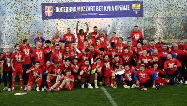 EVO GA I ON Pehar podigao i Zvezdin fudbaler koga.jpg