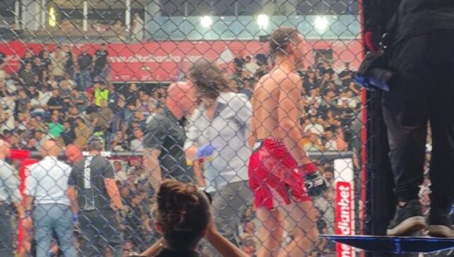 KAKVA-LUDNICA-NA-UFC-Pala-i-krv-Srbin-razbio-rusa.jpg KAKVA LUDNICA NA UFC Pala i krv Srbin razbio rusa.jpg