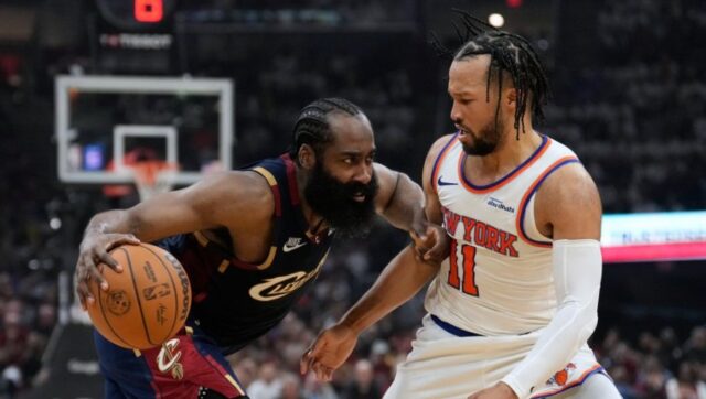 HAOS-U-AMERICI-Uhapsen-DZejms-Harden-zbog-pistolja.jpg HAOS U AMERICI Uhapsen DZejms Harden zbog pistolja.jpg