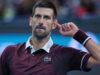 Novak Đoković gleda i ne veruje! „Titula u Pekingu je teniska farsa“ Novak DJokovic gleda i ne veruje Titula u Pekingu je.jpg