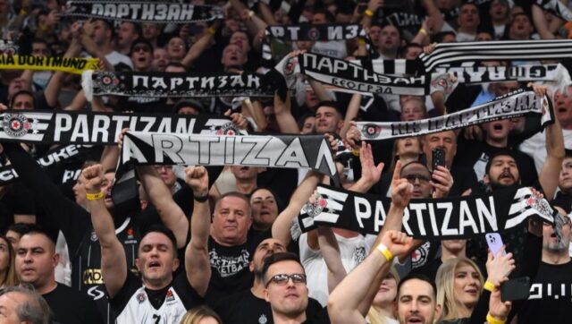 Partizan U Problemu Crno Beli Bez Tri A Mozda I Bez.jpg