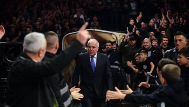 Obratice-vam-se-trener-Partizana-Obradovic-Cak-se-i.jpg Obratice vam se trener Partizana Obradovic Cak se i.jpg