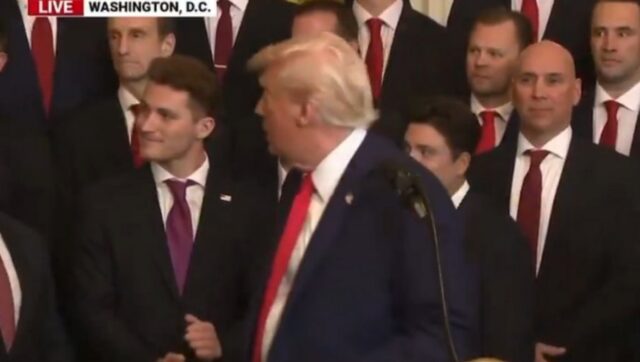 Gde Je Taj Rus Donald Tramp Napustio Govornicu Da Bi.jpg