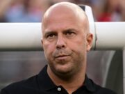 AU, ŠTA MU JE REKAO… Otkriveno kako se trener Liverpula Arne Slot obratio sudiji i zbog toga drastično kažnjen Au Sta Mu Je Rekao Otkriveno Kako Se Trener Liverpula.jpg