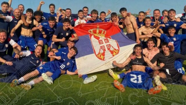 A-kad-je-video-da-Srbija-igra-fudbal-protiv-Hrvatske.jpg A kad je video da Srbija igra fudbal protiv Hrvatske.jpg