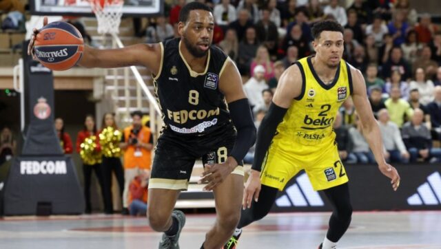 Dzordan lojd se prisetio perioda u crveno belom dresu.jpg