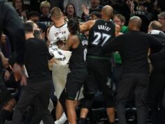 Jokić besan kao ris! Žena spasavala živu glavu, haos iz drugog ugla (FOTO) Jokic besan kao ris Zena spasavala zivu glavu haos iz.jpg