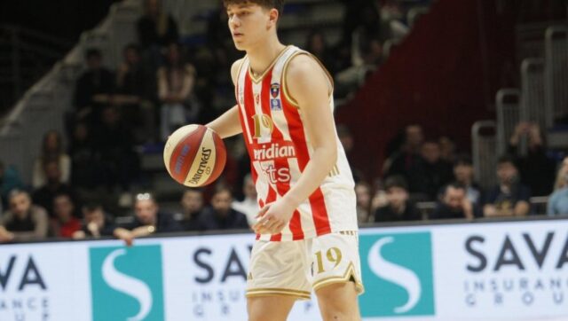 DRAMA-U-OKRSAJU-VECITIH-Zvezda-ili-Partizan-slavio-je.jpg DRAMA U OKRSAJU VECITIH Zvezda ili Partizan slavio je.jpg