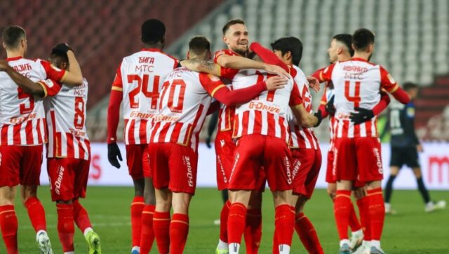 Prenos Crvena Zvezda Psv Crveno Beli Se Bore Za Nokaut.jpg