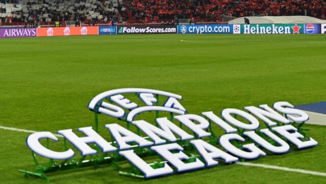 Samo ne oni crvena zvezda gleda ka nionu i prizeljkuje.jpg