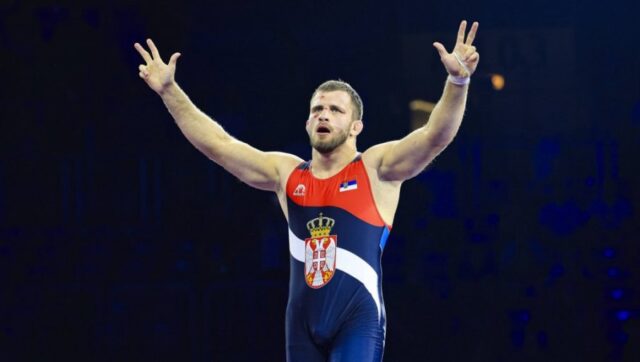 NEKA-CUJU-I-HRVATI-Evo-zbog-cega-je-Aleksandar-Komarov.jpg NEKA CUJU I HRVATI Evo zbog cega je Aleksandar Komarov.jpg