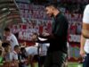 TRESE SE MARAKANA! Evo šta je trener Crvene zvezde uradio u svlačionici odmah nakon pobede protiv Plzenja (FOTO) TRESE SE MARAKANA Evo sta je trener Crvene zvezde uradio.jpg