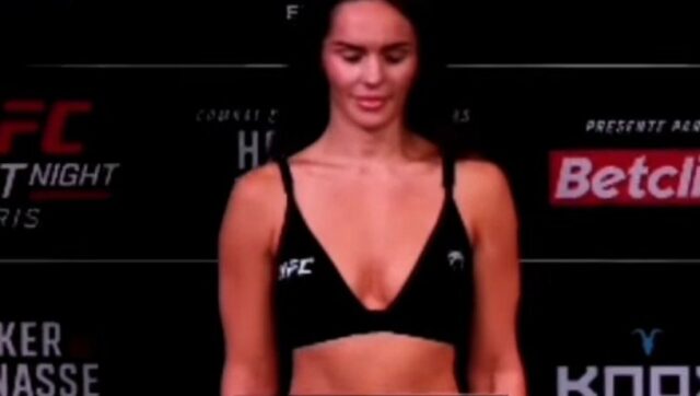Ko je lepotica koja je privukla veliku paznju pred UFC.jpg