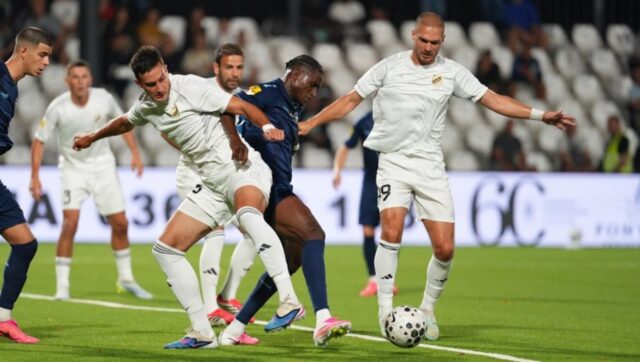 DJordje-Jovanovic-iz-sjajne-pozicije-nije-dao-gol-FOTO.jpg DJordje Jovanovic iz sjajne pozicije nije dao gol FOTO.jpg