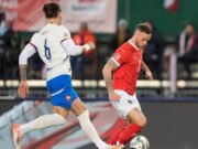 Kapiten „orlova“ poklonio Arnautoviću srpsku „sedmicu“ (FOTO) Drama srbina u becu dobio napad panike tokom meca vrtelo.jpg
