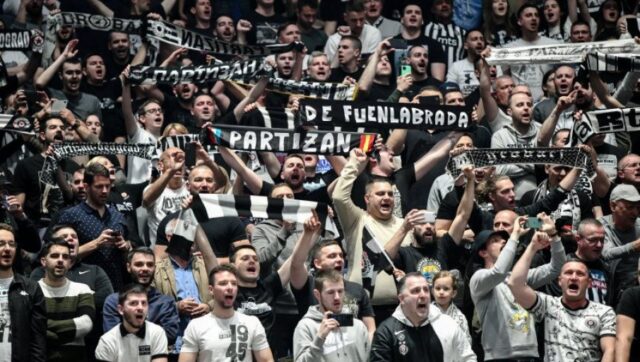 Oglasio-se-KK-Partizan-povodom-80-rodjendana-crno-belih.jpg Oglasio se kk partizan povodom 80 rodjendana crno belih.jpg