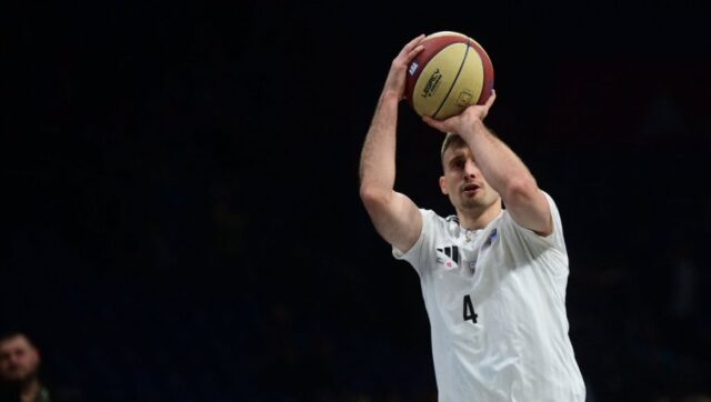 SADA I ZVANICNO Crvena zvezda protiv Dubaija u Sarajevu.jpg