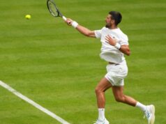 OVO SU SVI ČEKALI: Novak Đoković na terenu pre Vimbldona OVO SU SVI CEKALI Novak DJokovic na terenu pre Vimbldona.jpg