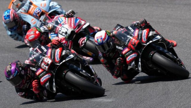 HAOS-Moto-GP-ludnica-Asovi-se-medjusobno-obarali-Velika.jpg HAOS Moto GP ludnica Asovi se medjusobno obarali Velika.jpg