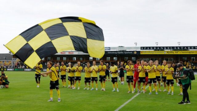 Klub iz mesta od 1485 stanovnika igra uefa ligu sampiona.jpg