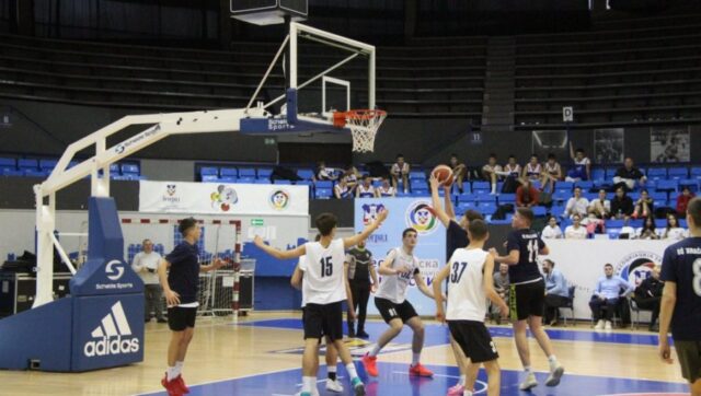 UVEK-UZ-NAJMLADJE-Poznati-iz-sveta-glume-i-sporta-delili.jpg UVEK UZ NAJMLADJE Poznati iz sveta glume i sporta delili.jpg