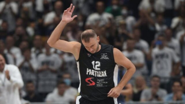 Euforija u humskoj novica velickovic se vratio u partizan.jpg