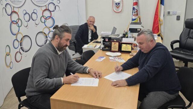 SPOJ-MODERNOG-I-TRADICIONALNOG-Fidzital-sport-uz-skolarce.jpg Spoj modernog i tradicionalnog fidzital sport uz skolarce.jpg
