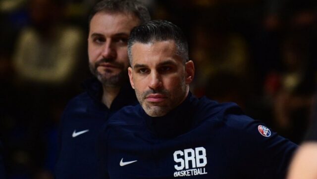 VISOK LET ORLOVA Alimpijevic dobio srpski derbi u Turskoj.jpg