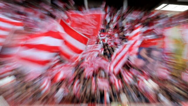 OVAKO-NIKADA-NIJE-BILO-Crvena-zvezda-zove-sve-navijace-da.jpg OVAKO NIKADA NIJE BILO Crvena zvezda zove sve navijace da.jpg