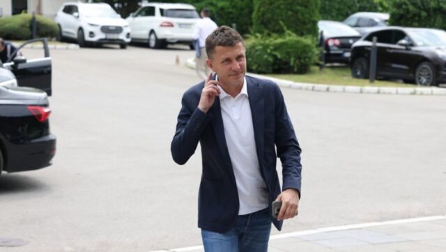 OTKRIVENO-Evo-koliko-ce-Sasa-Ilic-zaradjivati-u-Partizanu.jpg OTKRIVENO Evo koliko ce Sasa Ilic zaradjivati u Partizanu.jpg