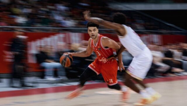 RAZBIO-ZVEZDU-I-DOBIO-PRIZNANJE-Elajdza-Brajant-MVP-kola-u.jpg RAZBIO ZVEZDU I DOBIO PRIZNANJE Elajdza Brajant MVP kola u.jpg