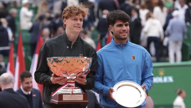 NOVAK DJOKOVIC I KARLOS ALKARAZ GLEDAJU I NE VERUJU Surova.jpg