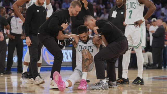 POTRESNE-SCENE-U-NBA-LIGI-DZejson-Tejtum-u-kolicima-odvezen.jpg Potresne scene u nba ligi dzejson tejtum u kolicima odvezen.jpg