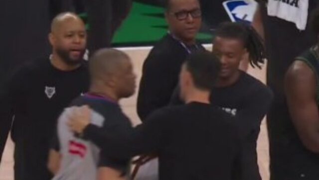 SKANDAL U NBA LIGI Sudija nasrnuo na trenera jedva sprecena.jpg