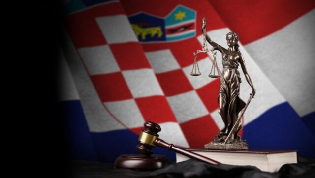 SOK U KOMSILUKU Legendarni trener proteran iz Hrvatske u 75.jpg