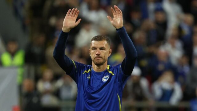 Samo-jedan-igrac-nije-aplaudirao-kad-je-Edin-DZeko-napustio.jpg Samo jedan igrac nije aplaudirao kad je Edin DZeko napustio.jpg