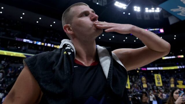 AMERI-SE-POKLONILI-SRBINU-Nikola-Jokic-prednjaci-vec-sada-im.jpg Ameri se poklonili srbinu nikola jokic prednjaci vec sada im.jpg