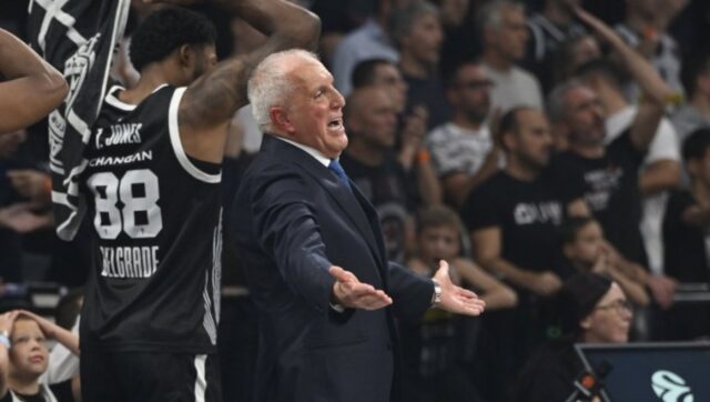 A-NAKON-STO-JE-ZELJKO-OBRADOVIC-OTISAO-Karte-za-Partizan.j.jpeg A NAKON STO JE ZELJKO OBRADOVIC OTISAO Karte za Partizan.j.jpeg