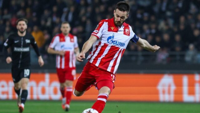 Junak Mirko Ivanic se zahvalio navijacim nakon pobede Zvezde.jpg