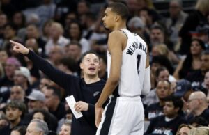 „OVAJ OSEĆAJ JE TOLIKO MOĆAN, ALI NISMO JOŠ ZAVRŠILI!“ MVP Vembanjama nakon izbacivanja Oklahome i plasmana u NBA finale NBA Vembanjama razneo Oklahomu i vratio egal u finalu Zapada.jpg