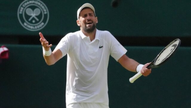 NOVAK DJOKOVIC GUBI VID USRED MECA Oglasio se srpski teniser.jpg