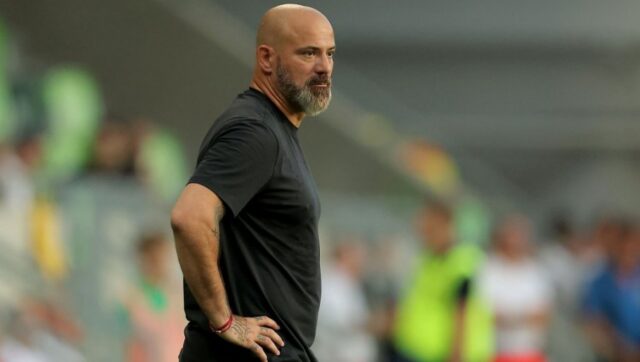 STANKOVIC-ZAGRMEO-NAKON-PORAZA-Mislite-da-ce-fudbal-da-stane.jpg STANKOVIC ZAGRMEO NAKON PORAZA Mislite da ce fudbal da stane.jpg